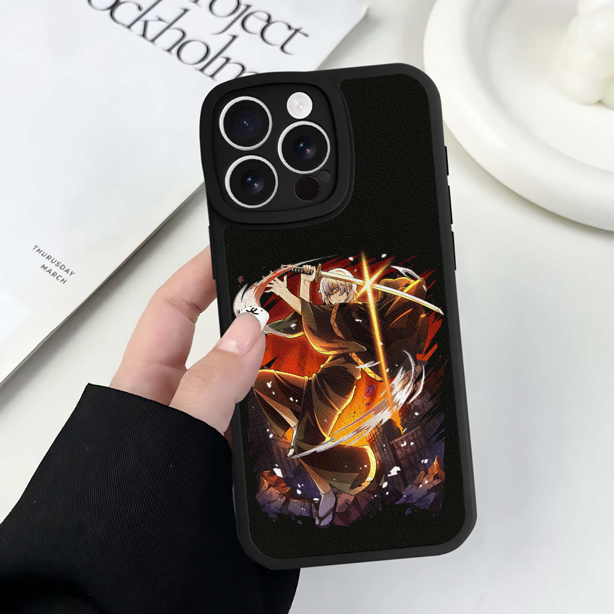 （画像用） 文豪ストレイドッグス Bungo Stray Dogs 【iPhone 16シリーズ対応】シリコンスマホケース（レザー調） 材質：シリコン